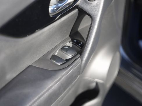 Used 2021 Nissan Rogue Sport SV image 28