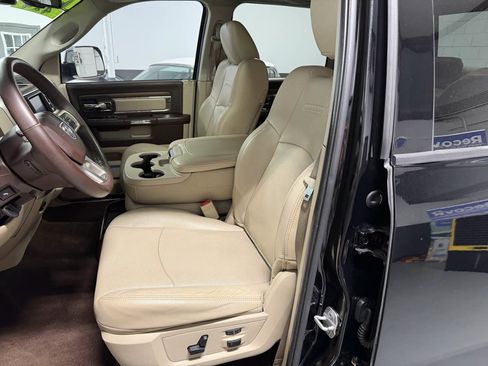 Used 2014 RAM 1500 Laramie w/ Convenience Group AWD/4WD image 14