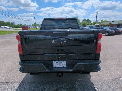 Used 2025 Chevrolet Silverado 1500 Custom Trail Boss w/ Dark Appearance Package AWD/4WD image 29