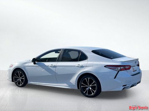 Certified 2018 Toyota Camry SE w/ Protection Package (Q2) FWD image 5