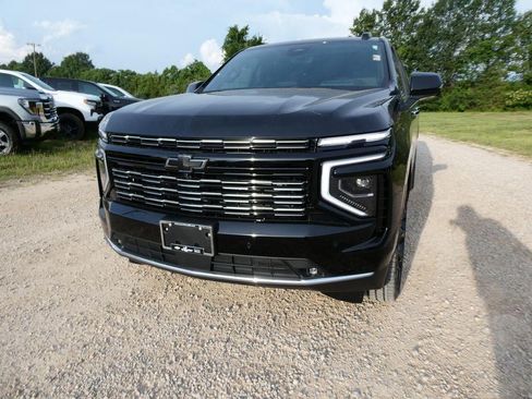 New 2026 Chevrolet Suburban High Country AWD/4WD image 8