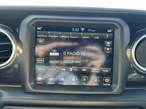 Used 2020 Jeep Wrangler Unlimited Sahara image 26