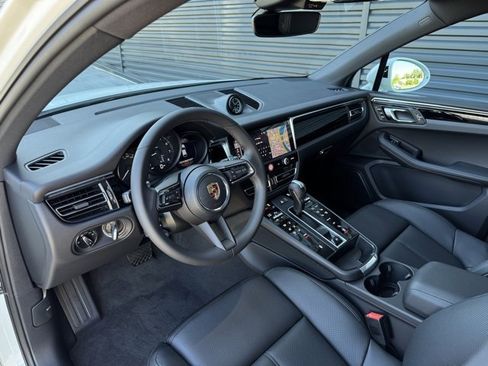 New 2026 Porsche Macan image 4