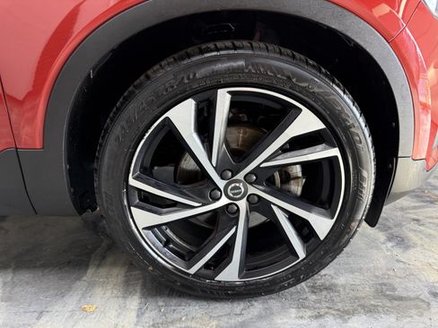 Used 2021 Volvo XC40 T5 R-Design AWD/4WD image 24