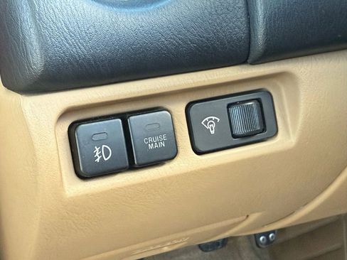 Used 1999 MAZDA MX-5 Miata image 24