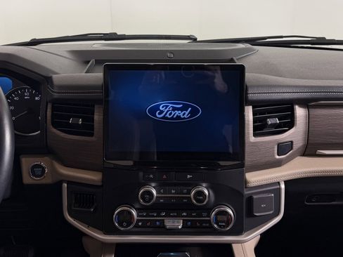 Used 2024 Ford Expedition Max Limited image 13