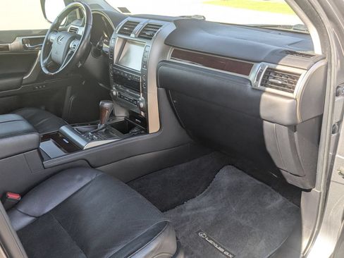 Used 2018 Lexus GX 460 Premium w/ Premium Package AWD/4WD image 36