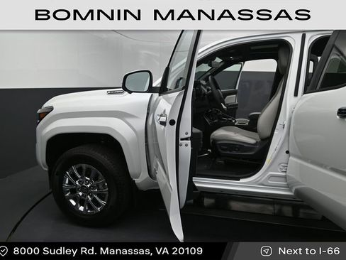 Used 2026 Toyota Tacoma Limited AWD/4WD image 12