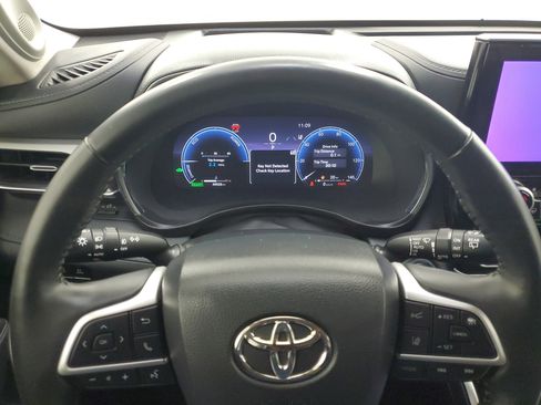 Used 2023 Toyota Highlander Platinum AWD/4WD image 24
