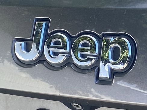 Used 2015 Jeep Grand Cherokee Limited image 4