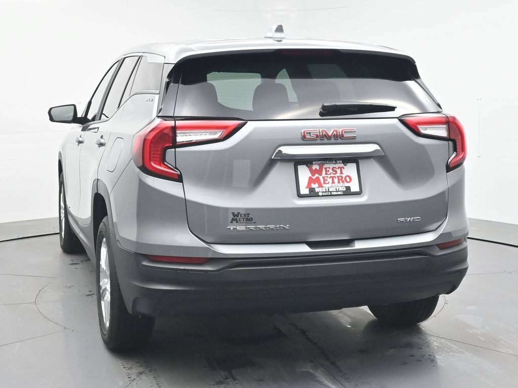 Used 2024 GMC Terrain SLE AWD/4WD image 29