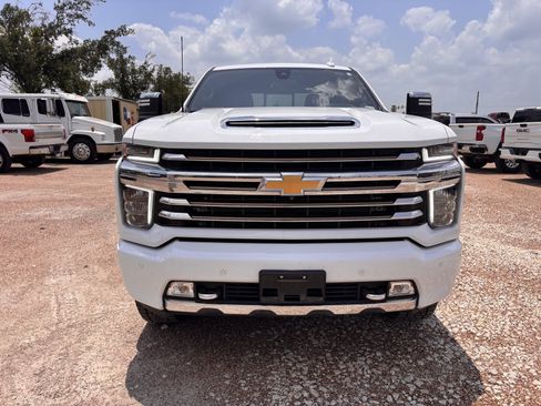 Used 2021 Chevrolet Silverado 2500 High Country w/ Z71 Off-Road Package AWD/4WD image 9