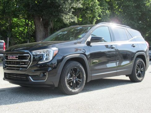 Used 2022 GMC Terrain AT4 w/ Infotainment Package II AWD/4WD image 3