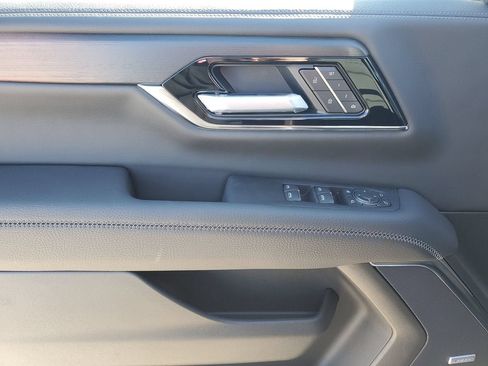 New 2026 GMC Yukon XL Denali w/ Sun & Power Step Package AWD/4WD image 17