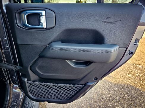 Certified 2021 Jeep Wrangler Unlimited Sahara image 35