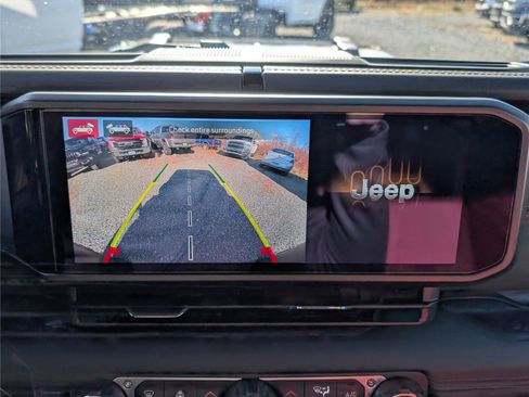 Used 2024 Jeep Wrangler Unlimited Rubicon 392 image 30