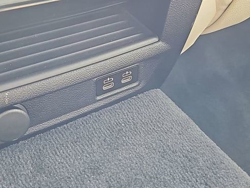 Used 2022 BMW 530i xDrive w/ Premium Package image 23