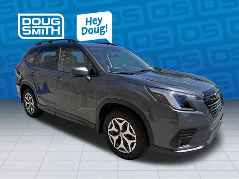 Certified 2023 Subaru Forester Premium AWD/4WD image 4