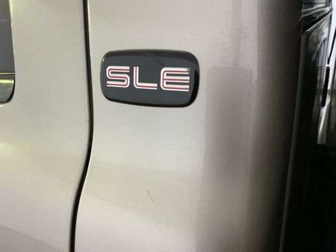 Used 2007 GMC Sierra 2500 SLE w/ Heavy-Duty Power Package AWD/4WD image 33