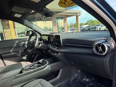 Used 2025 Chevrolet Equinox LT image 21