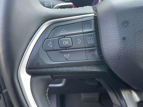 Used 2023 Jeep Grand Cherokee L Laredo image 20