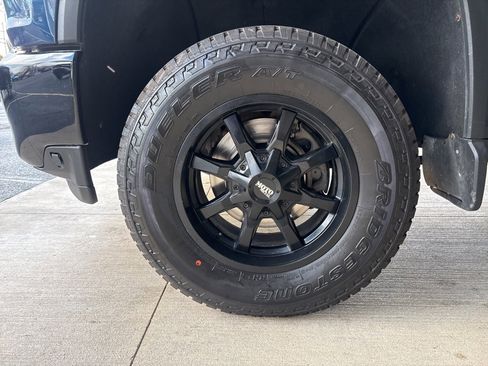 Used 2020 Chevrolet Silverado 2500 Custom w/ Custom Value Package image 35