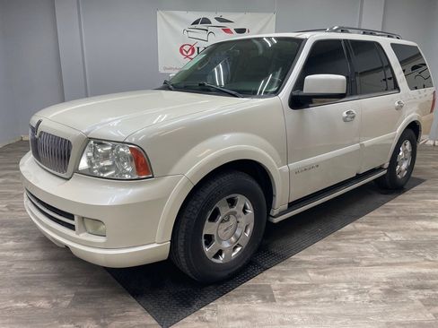 Used 2006 Lincoln Navigator Ultimate image 1