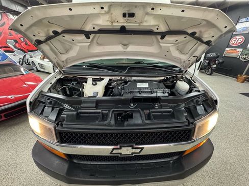 Used 2021 Chevrolet Express 3500 w/ Power Convenience Package image 24