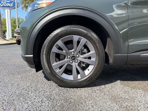 Used 2023 Ford Explorer XLT w/ Equipment Group 202A image 30