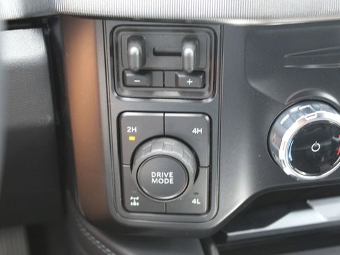 New 2025 Ford F250 Platinum image 26