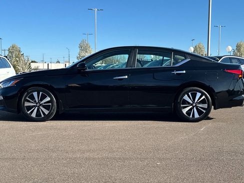 Used 2021 Nissan Altima 2.5 SV w/ SV Premium Package image 7