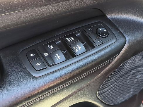 Used 2018 Jeep Grand Cherokee Laredo RWD image 13