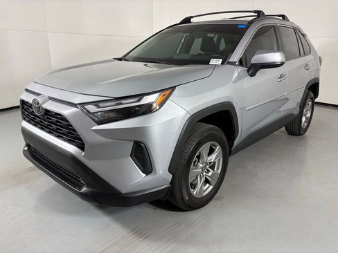 Used 2022 Toyota RAV4 XLE image 5