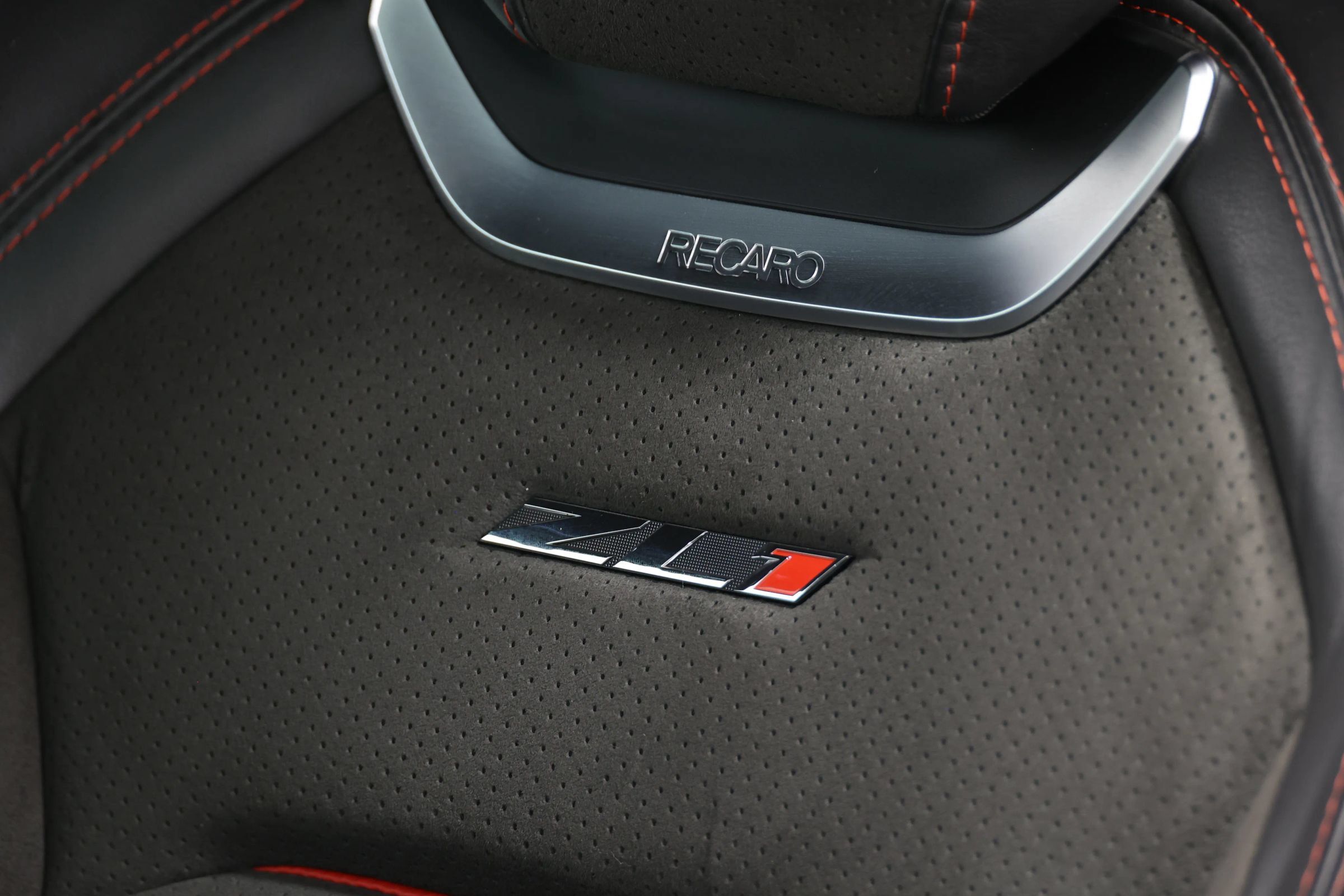 Used 2018 Chevrolet Camaro ZL1 RWD image 19