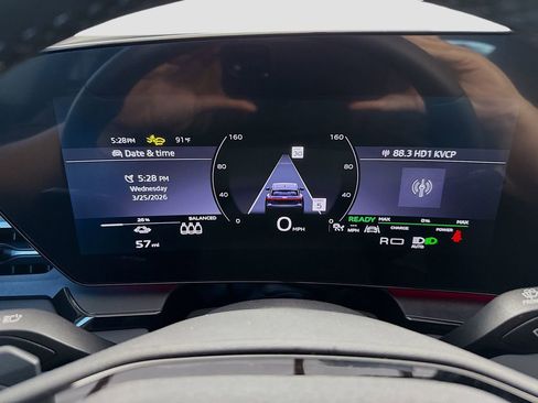 Used 2025 Audi Q6 e-tron Premium Plus image 34