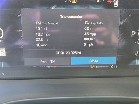 Certified 2024 Volvo XC40 B5 Plus w/ Protection Package Premier image 31