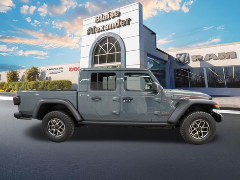 Used 2026 Jeep Gladiator Rubicon AWD/4WD image 2