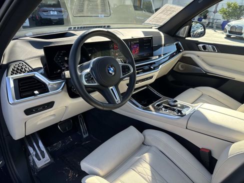 Used 2025 BMW X5 M60i image 12