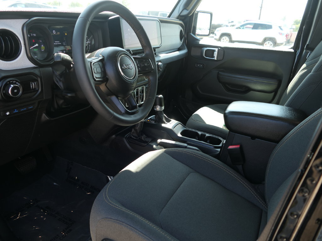 Used 2024 Jeep Wrangler Unlimited AWD/4WD image 11