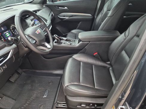 Used 2020 Cadillac XT4 Premium Luxury w/ Cold Weather Package FWD image 11