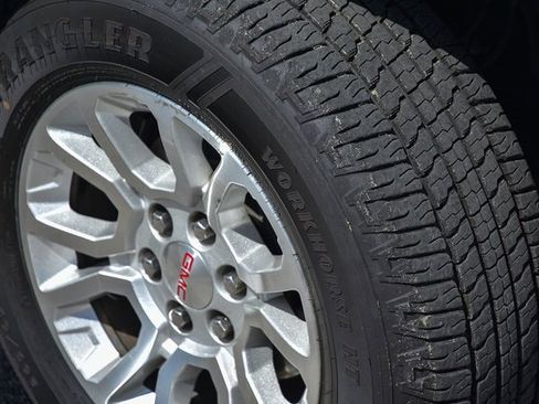 Used 2019 GMC Yukon XL SLT w/ Open Road Package image 3