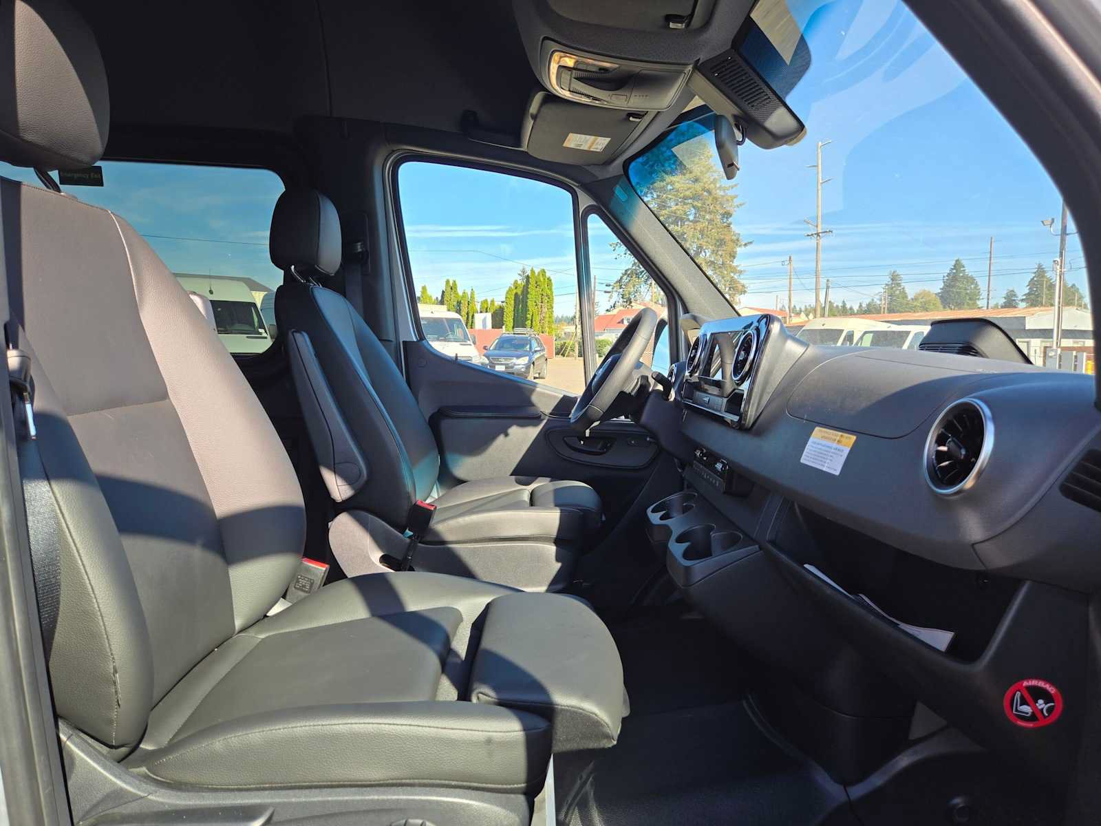 Used 2025 Mercedes-Benz Sprinter 2500 image 11
