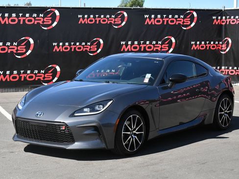 Used 2023 Toyota GR86 w/ ALL Weather Mat Package (TMS) RWD image 3