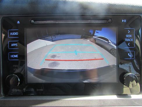 Used 2017 Toyota Sienna LE FWD image 18