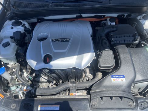 Used 2015 Hyundai Sonata Limited w/ Option Group 02 FWD image 21