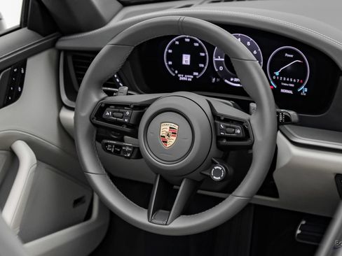 Used 2025 Porsche 911 Carrera RWD image 57