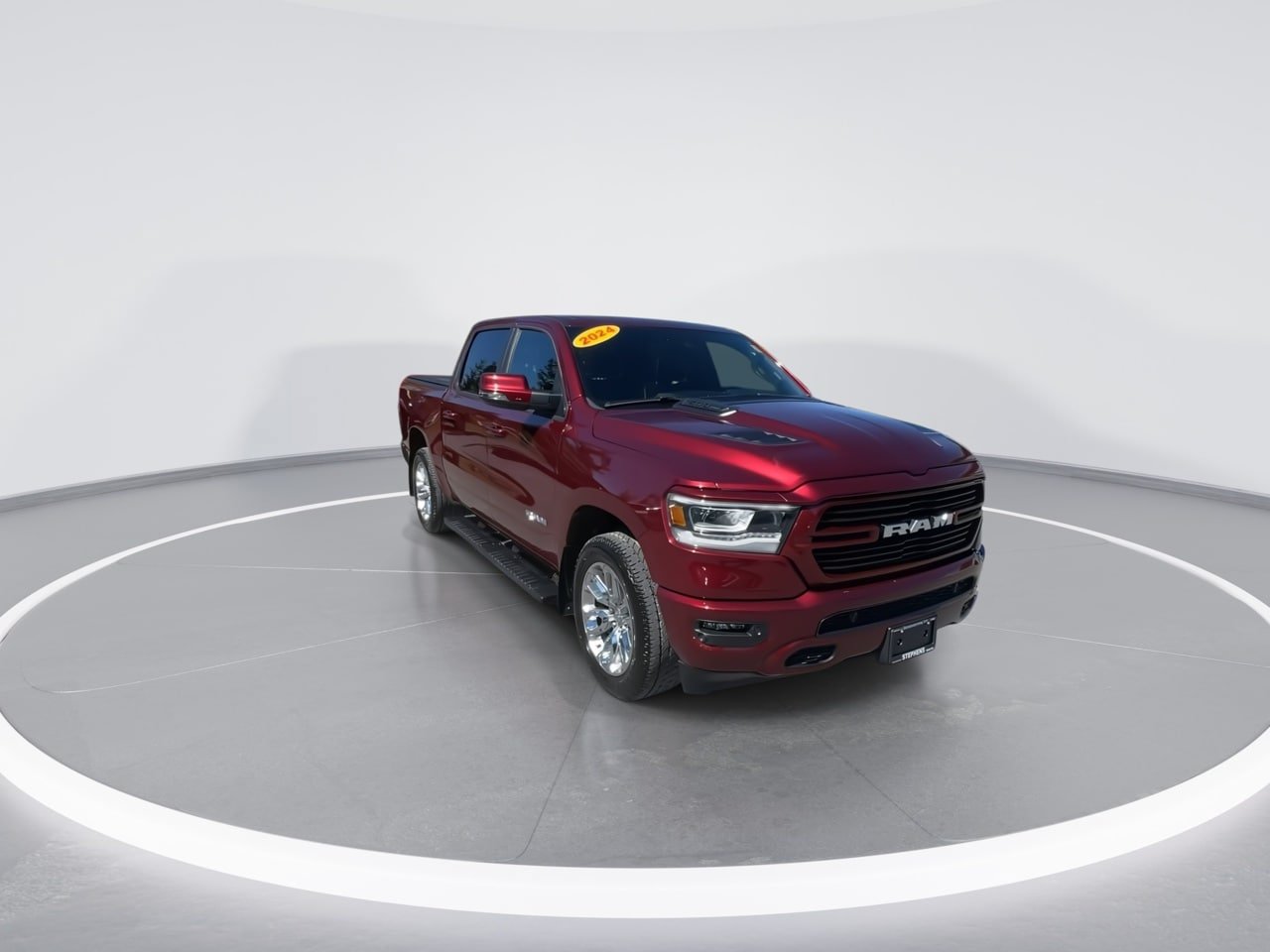 Used 2024 RAM 1500 Laramie AWD/4WD image 2