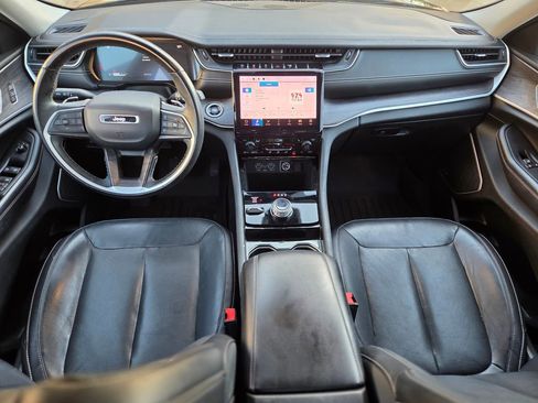 Used 2022 Jeep Grand Cherokee L Limited AWD/4WD image 9
