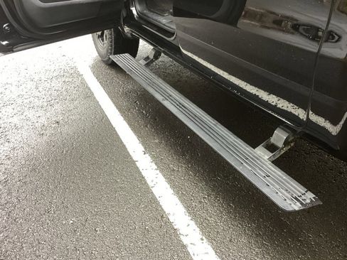 Used 2022 RAM 1500 Limited w/ (RED) Edition image 7