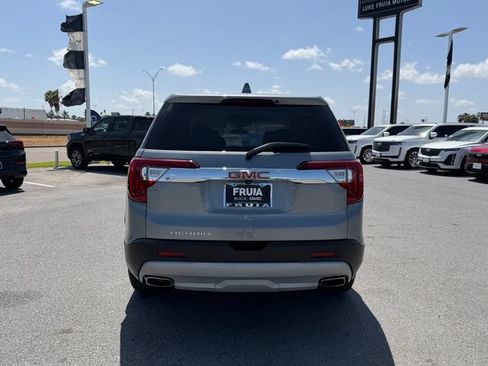 Used 2023 GMC Acadia SLE FWD image 6